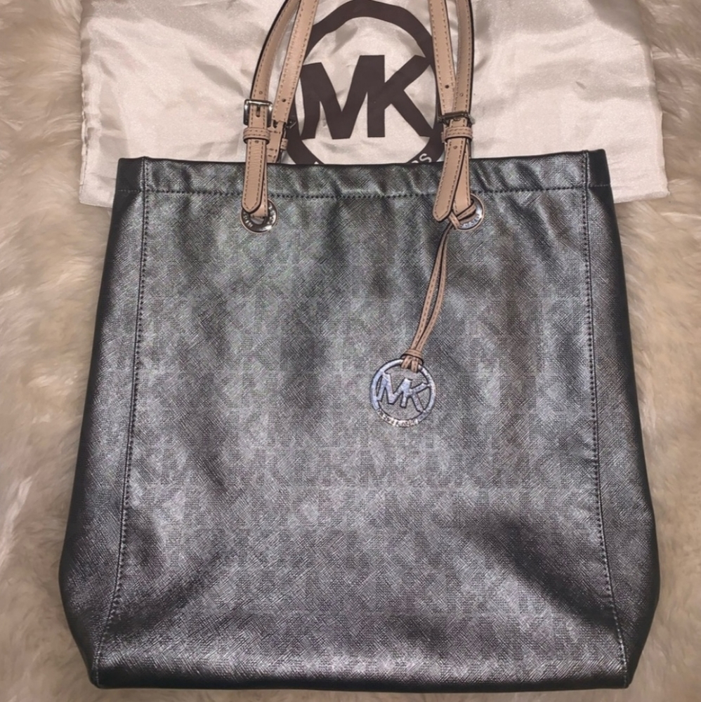 Michael Kors tote